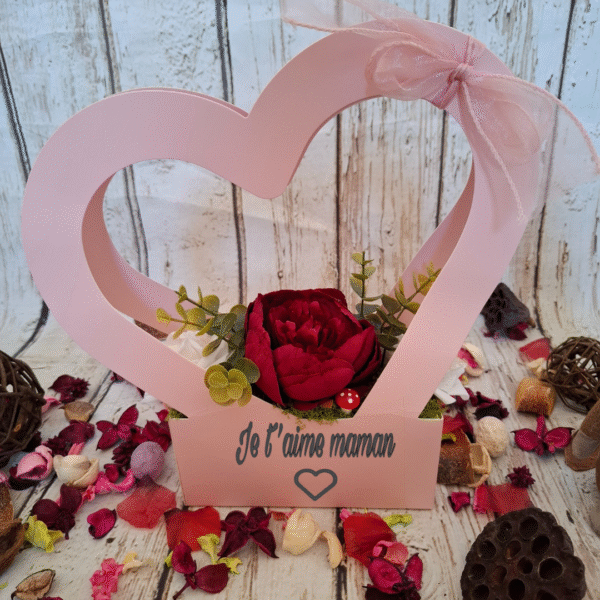 Composition florale Jardin de cœur avec personnalisation, je t'aime maman
