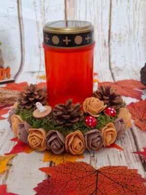 Lanterne du Souvenir Éternel Timaiika, création florale artisanale en roses de mousse marron avec bougie solaire, pour un hommage lumineux et apaisant.