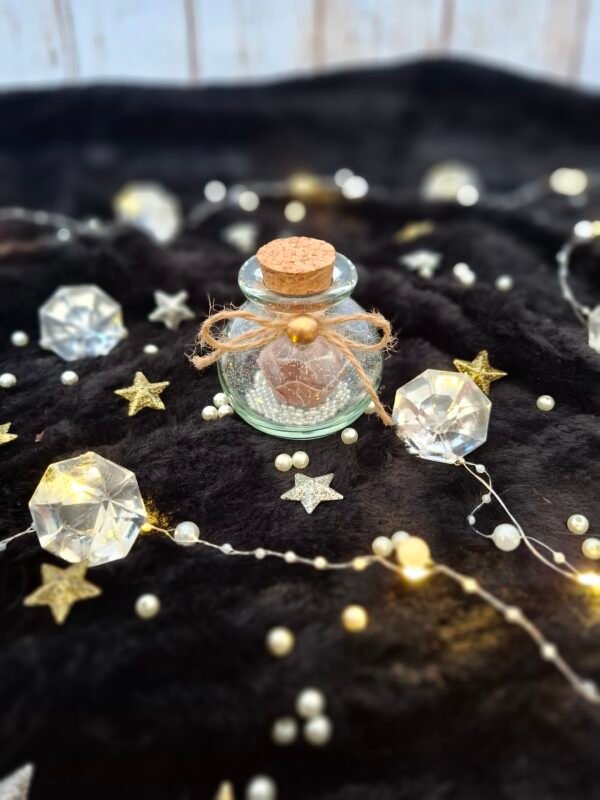 creation-boheme-faite-main-nature-bois-eclat-bapteme-004.jpg Flacon poétique, rose marron, paillettes fines et charme fait main.