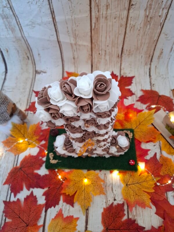 creation-cadeaux-decoration-interieure-artisanale-style-chic-authentique-007 Chiffre champêtre Timaiika, décor en mousse et roses naturelles artificielles, parfait pour sublimer vos décorations artisanales.