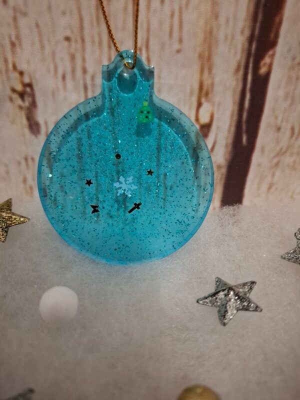 sapin-mini-petit-boule-hiver-fleurs-détails-rouge-jouet-decoration-artisanale-004 Magie d’Hiver