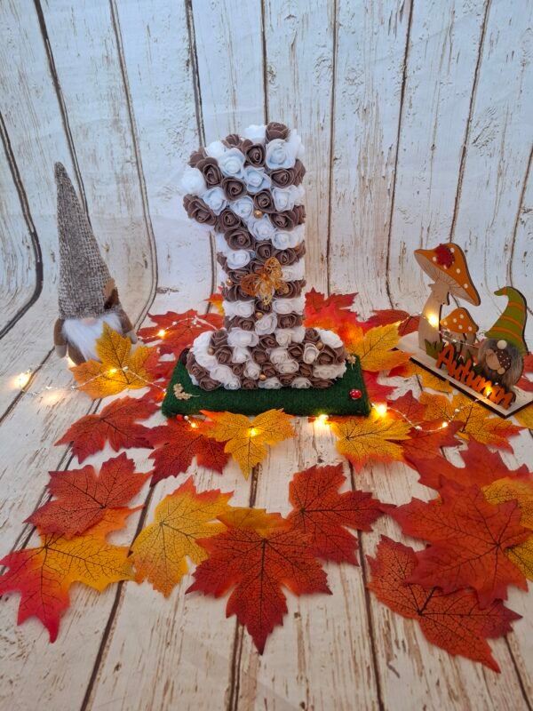 souvenir-sepultures-hommage-tendresse-creations-speciales-realisation-timaiika-006 Élégante composition Timaiika pensée pour mariages, sépultures ou souvenirs, avec ses nuances douces et détails dorés.